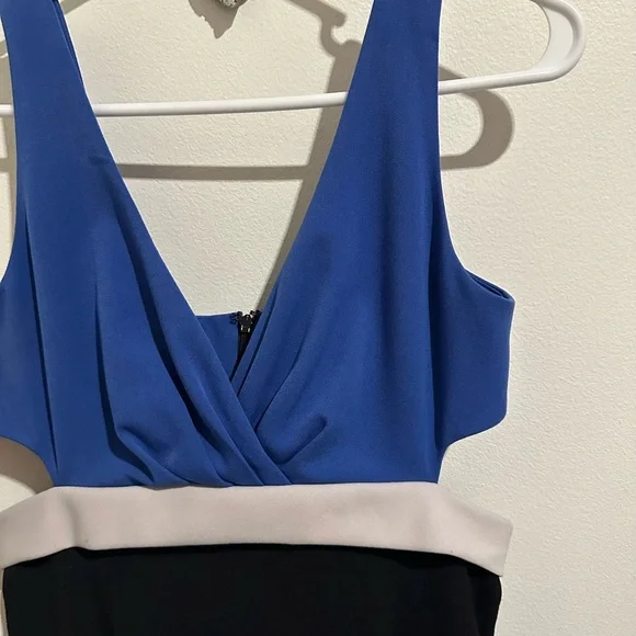 Black Halo Elegant Blue and Black Sleeveless Dress - Picture 5 of 13